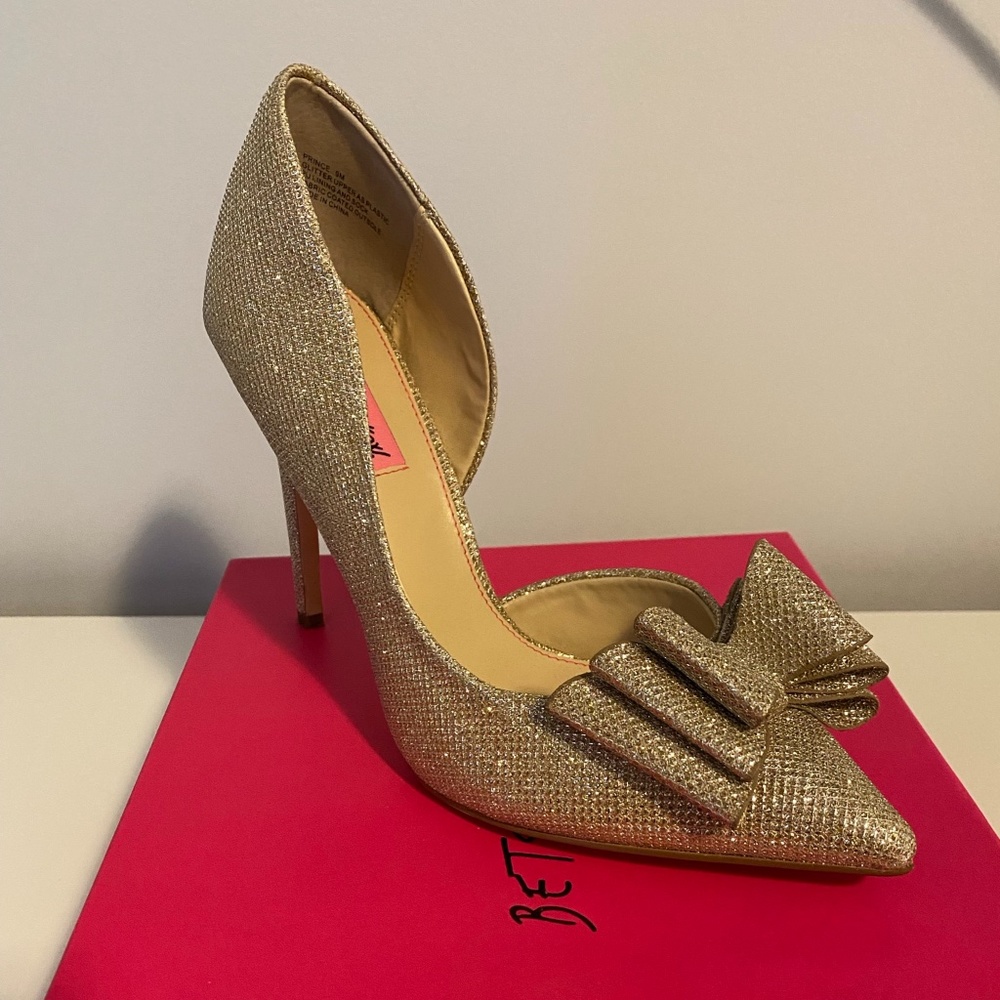 Gold Betsy Johnson Pumps
